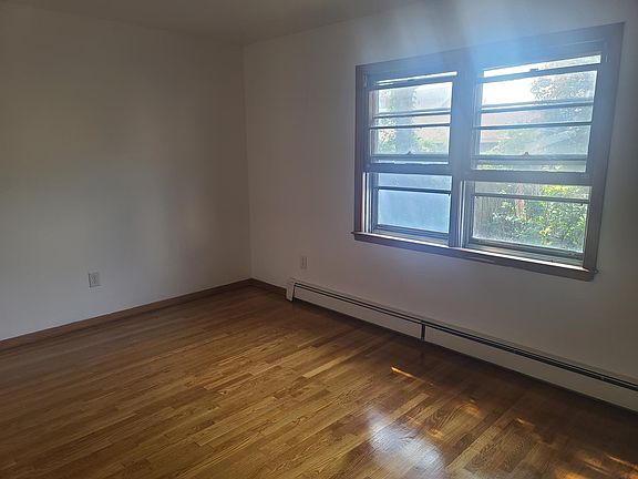 4th image of 13 Kimball St