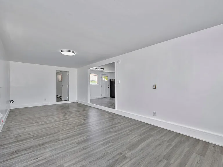 6314 Holbrook Dr — Photo 26