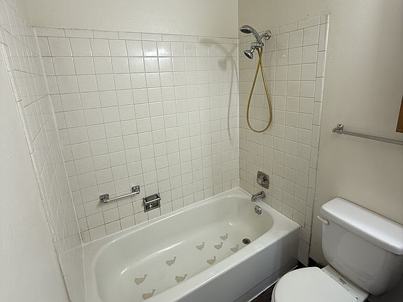 4th image of 316 S Elm St #11376882
