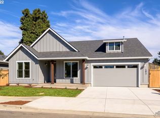 1017 S 33rd St, Springfield, OR 97478