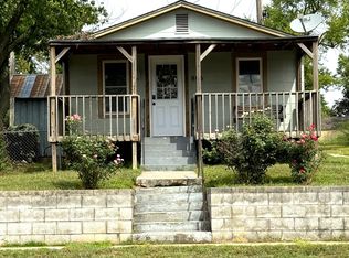 806 E Cale St, Monett, MO 65708