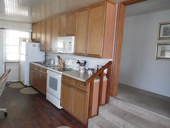 4th image of 44 Royal Coachman St