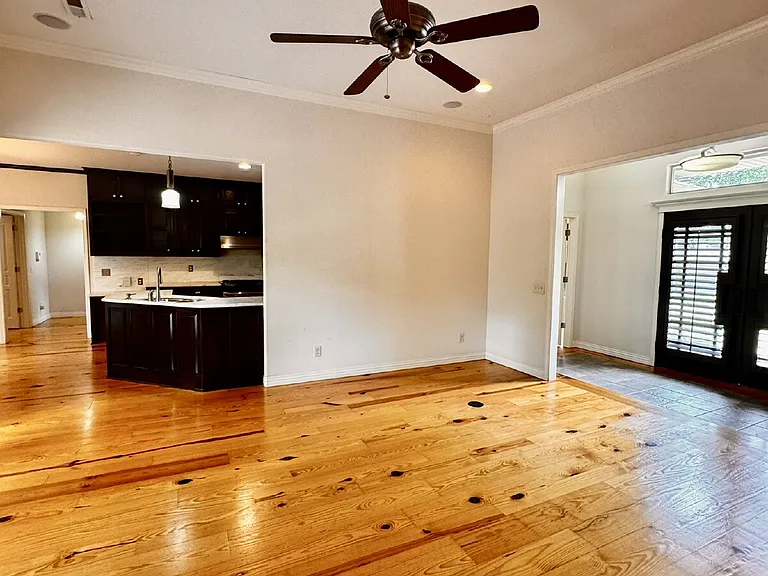723 Lakeview Dr — Photo 5