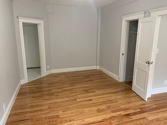 4th image of 228 Kelton St APT 20