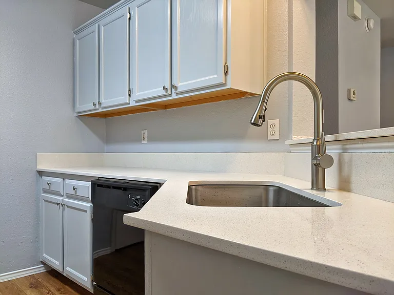 1702 Southwestern Trl — Photo 6