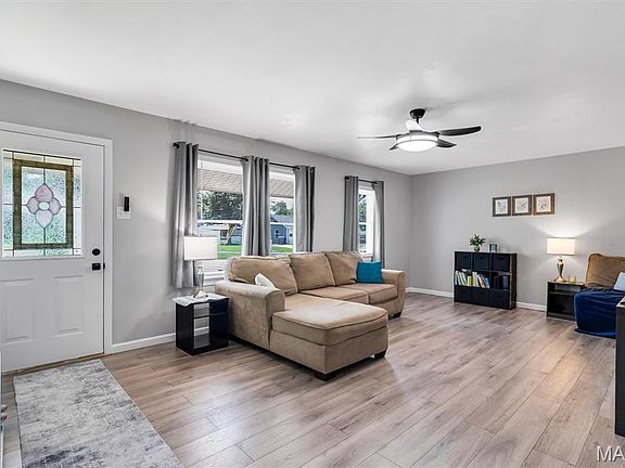4th image of 303 Saint Joseph Ave