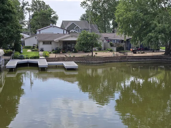 2126 Mid Lake Dr, Union, NE 68455