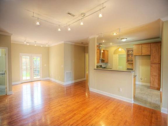 5th image of 211 Lee Carter Dr #House