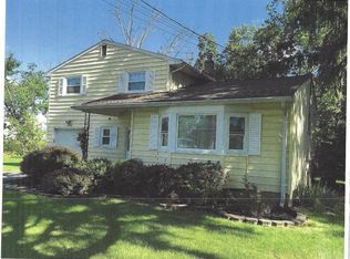 30 Robin Ct, Piscataway, NJ 08854