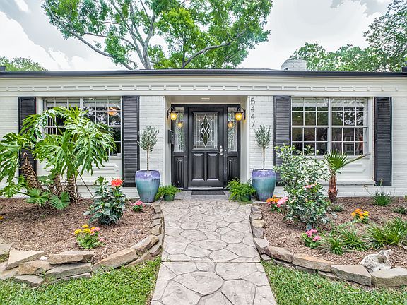 Classic, warm entrance.