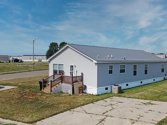 3rd image of 3801 21st Ave W