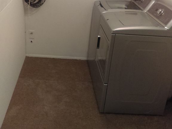 4th image of 203 E Bluebriar Dr