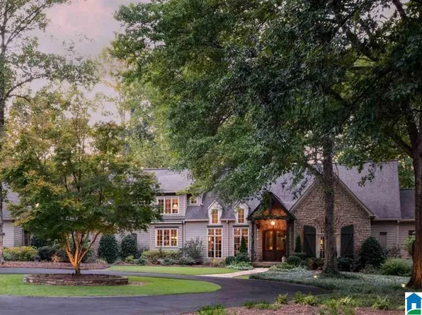 2575 Indian Crest Dr, Pelham, AL 35124
