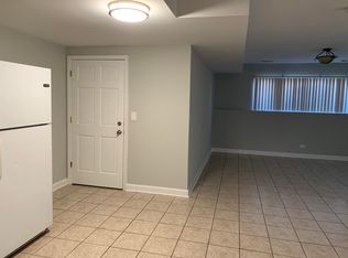 7611 W 62nd St APT 1, Summit Argo, IL 60501