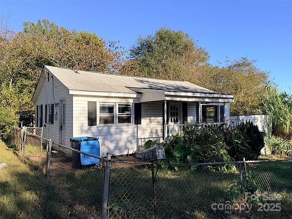 2nd image of 443 Harmon St