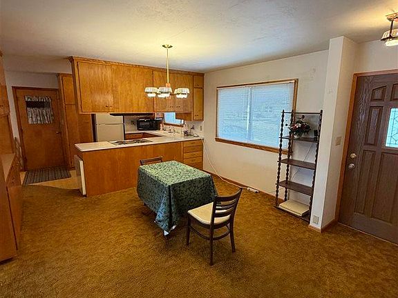 5th image of 205 Lakeview Dr