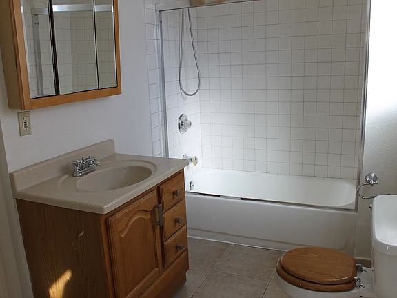 2nd image of 1324 Hoover Ave APT 3