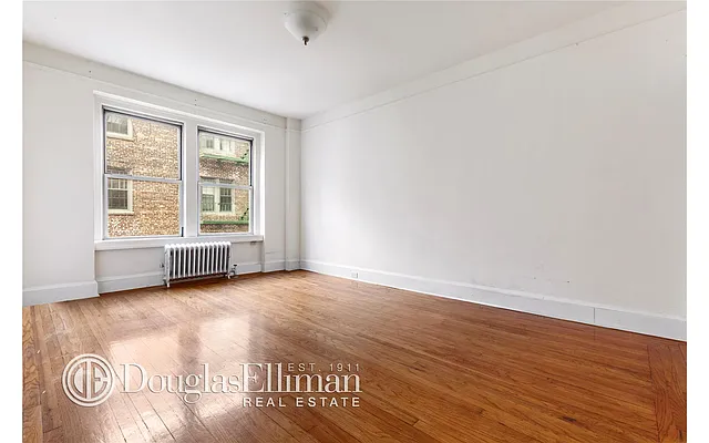 Rented by Douglas Elliman | media 22