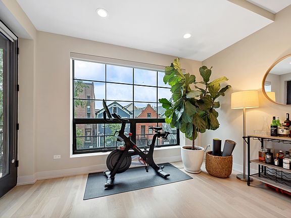5th image of 1232 N Bosworth Ave #201