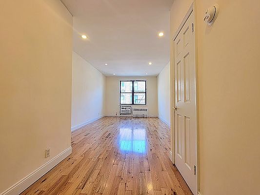 1st image of 506 E 88th St #4EE