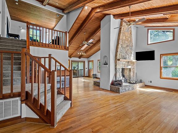 5th image of 1210 Holly Creek Ln