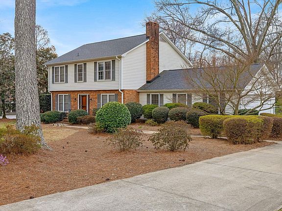 2nd image of 110 Sugar Creek Rd