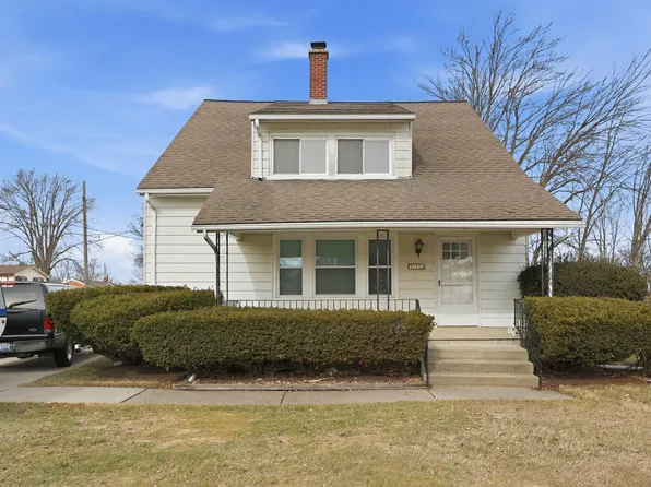 32203 Jefferson Ave, Saint Clair Shores, MI 48082