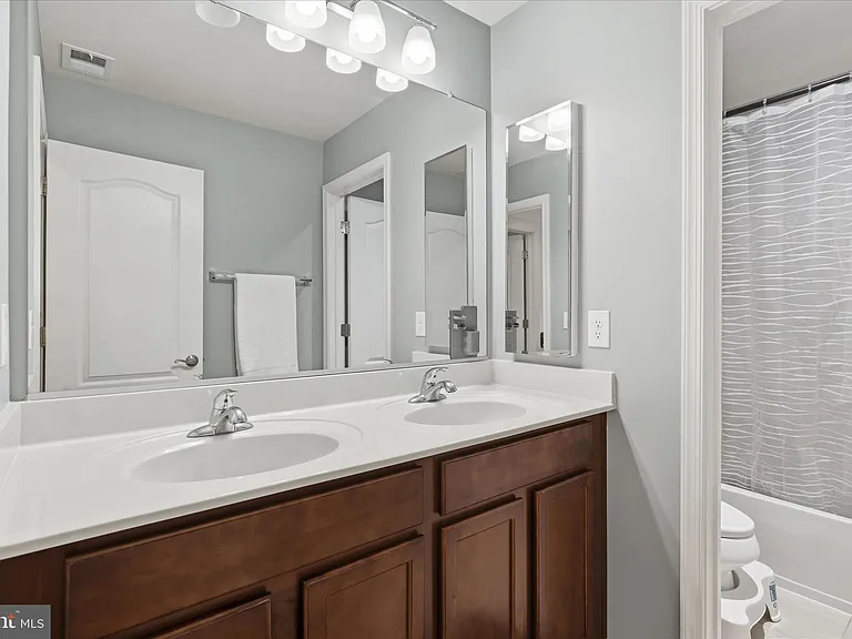 42522 Stratford Landing Dr — Photo 28