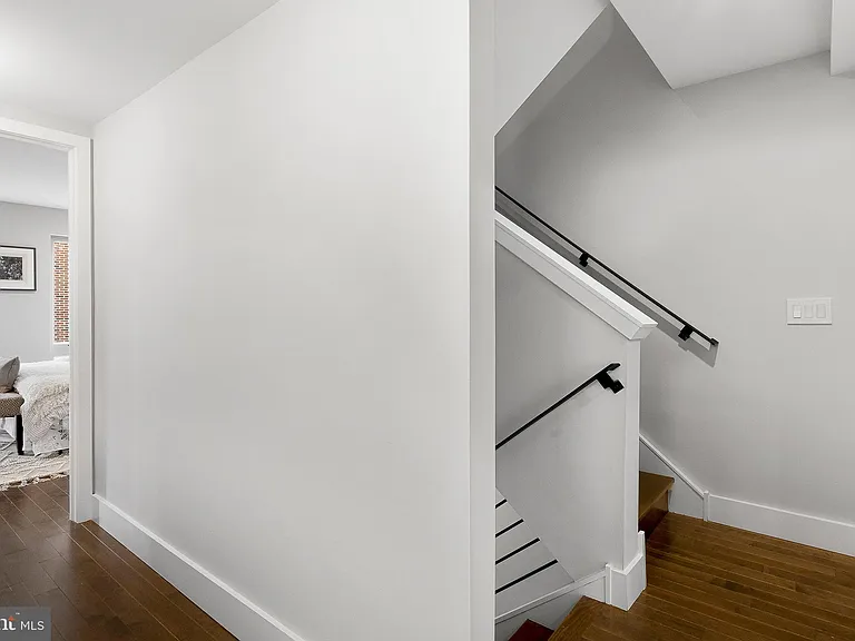 1321 S Woodstock St — Photo 13