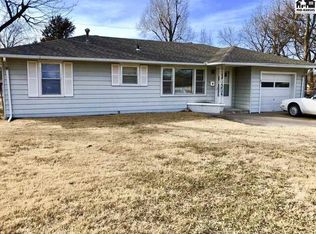 104 Arcadian Ct, McPherson, KS 67460