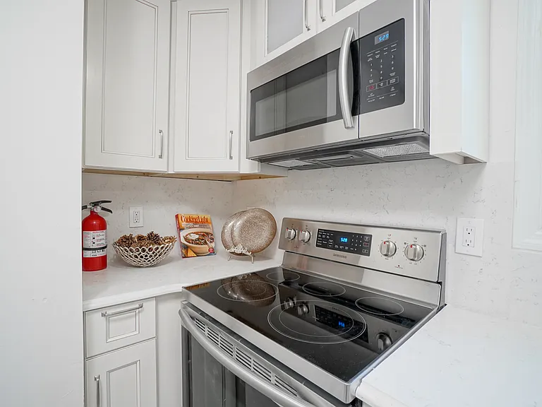 226 S Main St — Photo 7