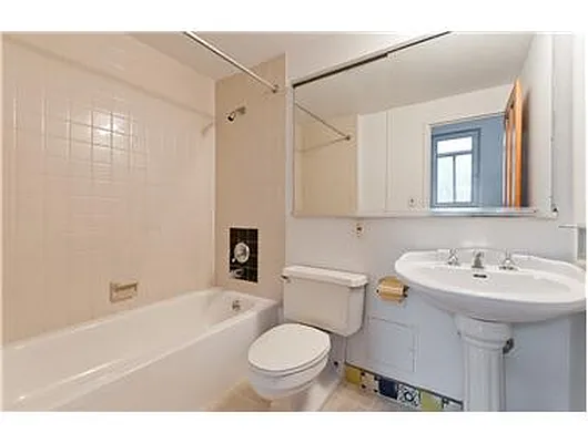 Rented by Douglas Elliman | media 15