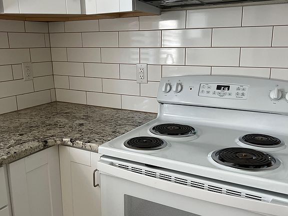 3rd image of 1711 Pennylane SE