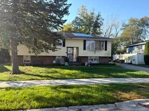 311 W 40th Ln, Griffith, IN 46319