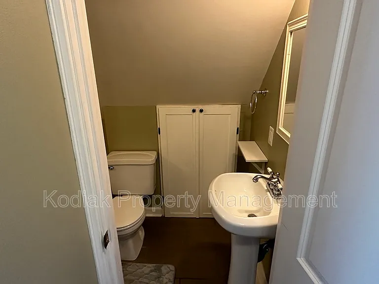 467 E 5th Ave — Photo 23