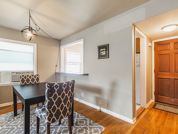 5th image of 1336 E Randolph Ct
