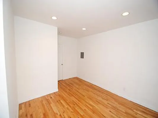 Rented by Buchbinder & Warren | media 8