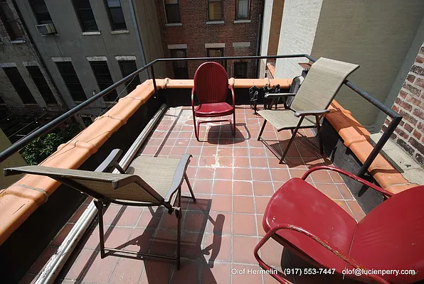 Rented by Lucien Perry | media 56