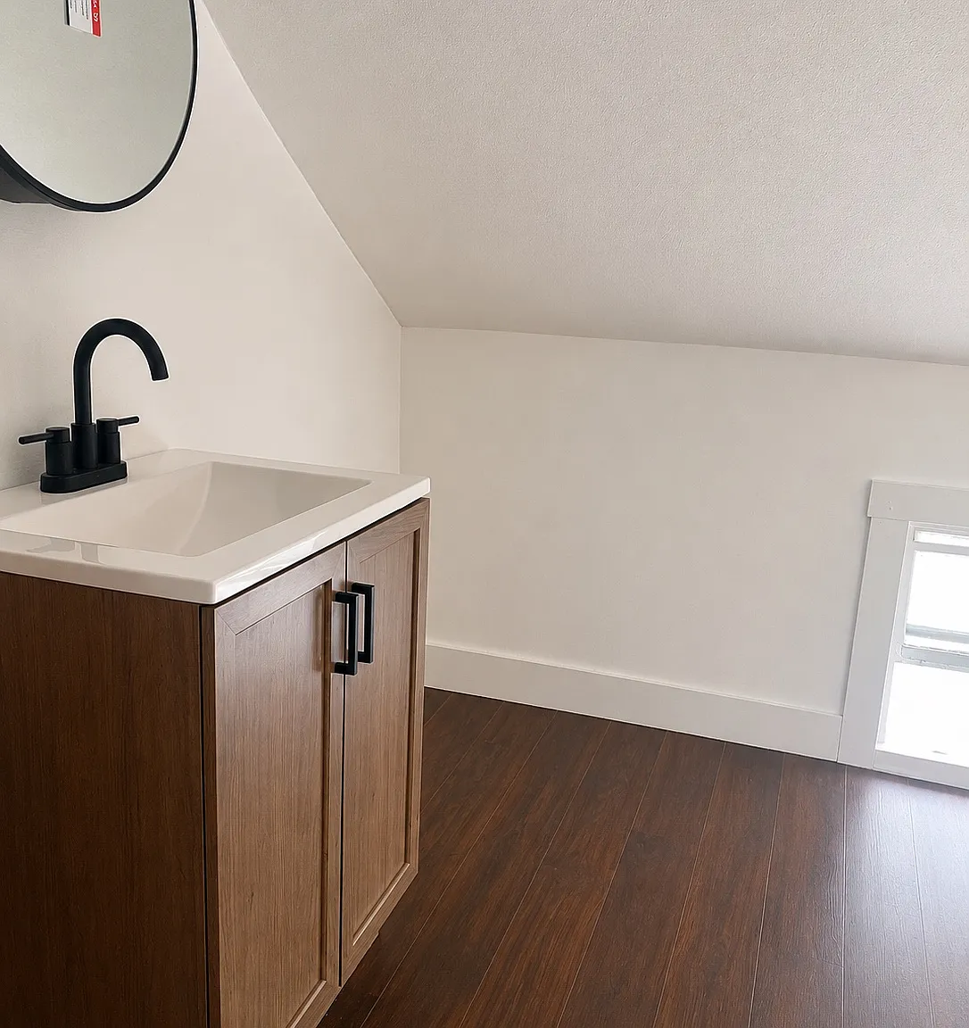 1042 Douglas Ave — Photo 1