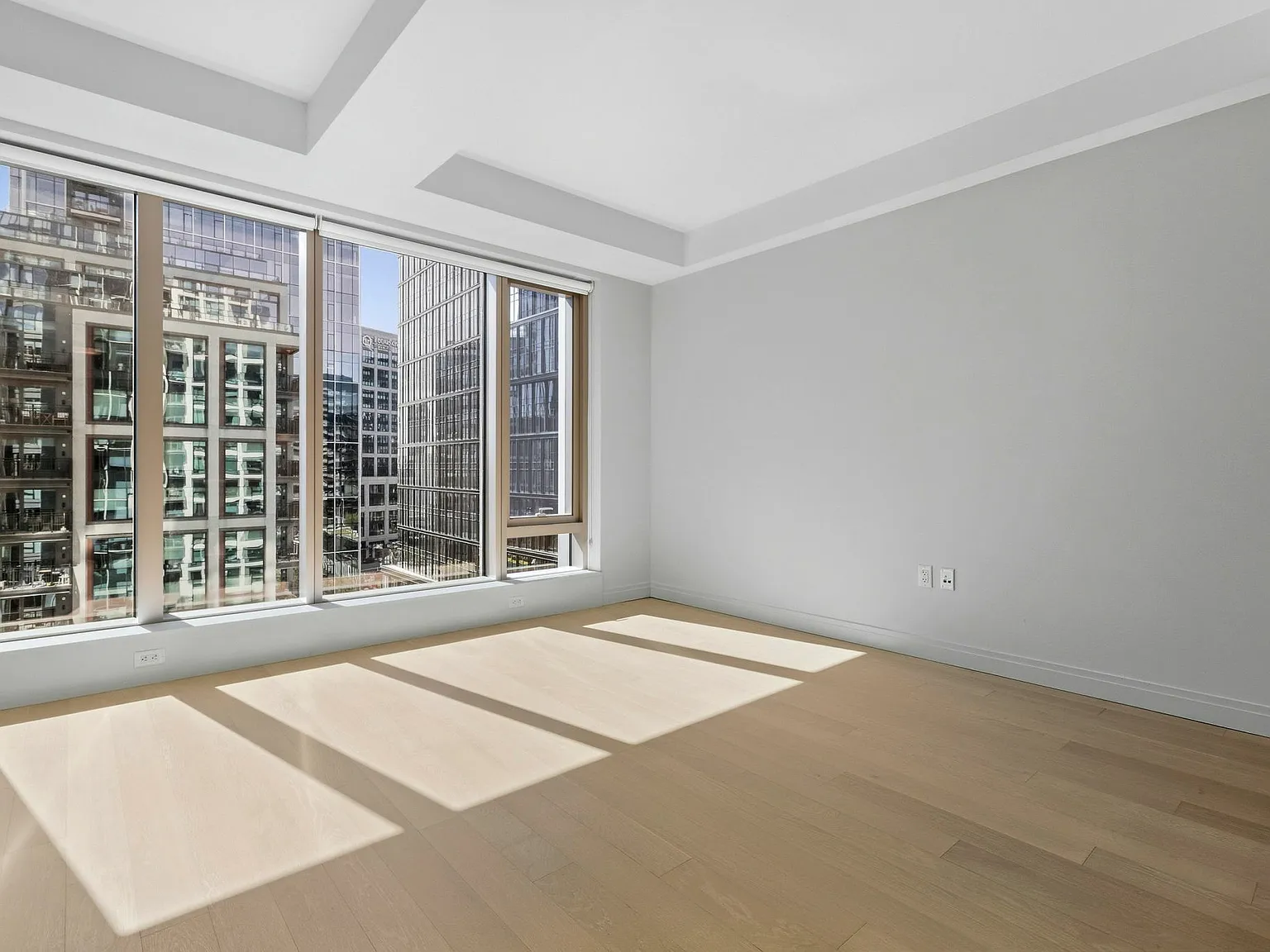 Light-Filled EchelonSeaport 1BR with Amazing Courtyard Views on 11th Floor — Photo 2