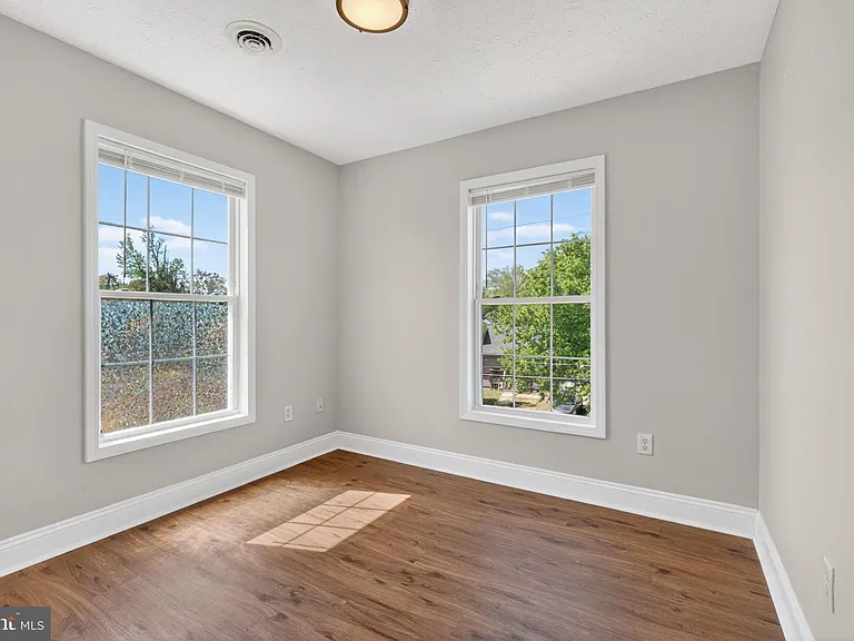 1609 Airport Ave — Photo 23