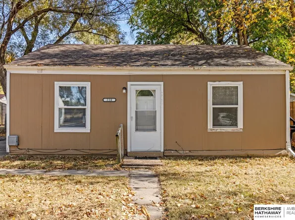 250 Schuyler Ave, Fremont, NE 68025