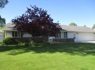 2726 Shade Tree Ln, Green Bay, WI 54313