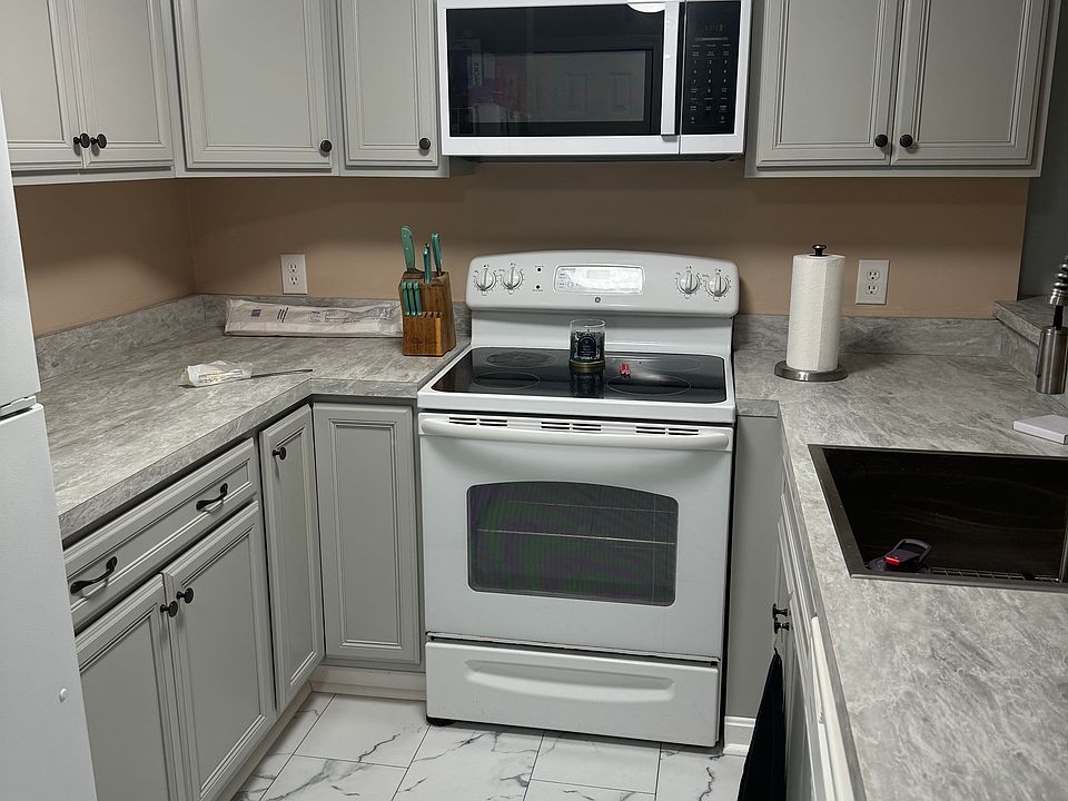 1st image of 201 Woodlawn Ave