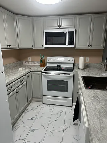 201 Woodlawn Ave Photo 1