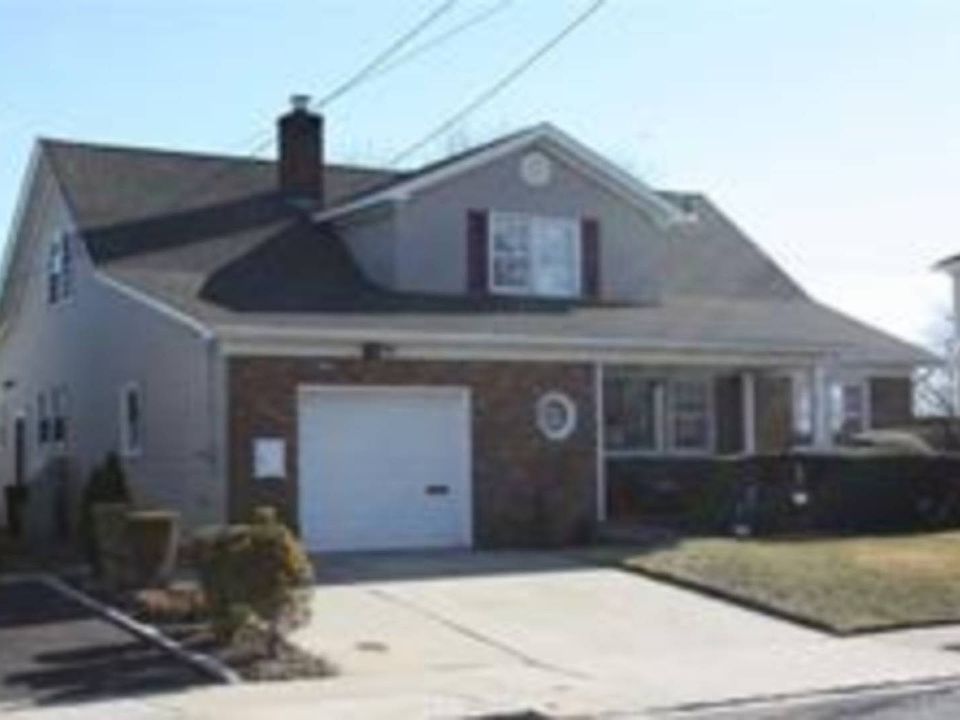 1st image of 24 Edgewater Ave