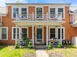 17 Maple St #17, Needham, MA 02492