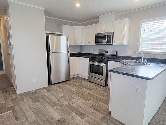2nd image of 117 Texas St #117