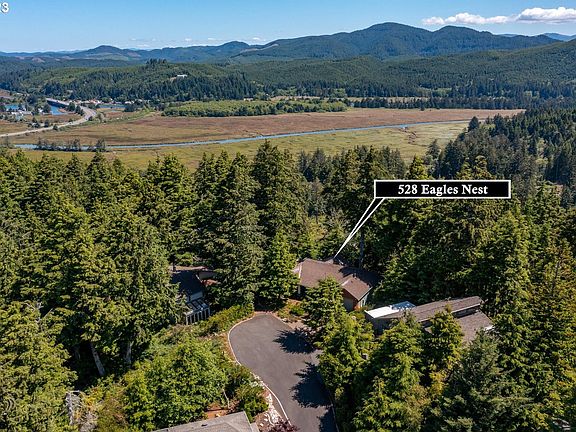 3rd image of 528 Eagles Nest Ln