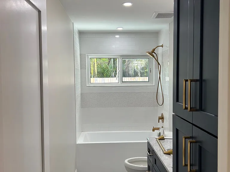 691 Russell St — Photo 17